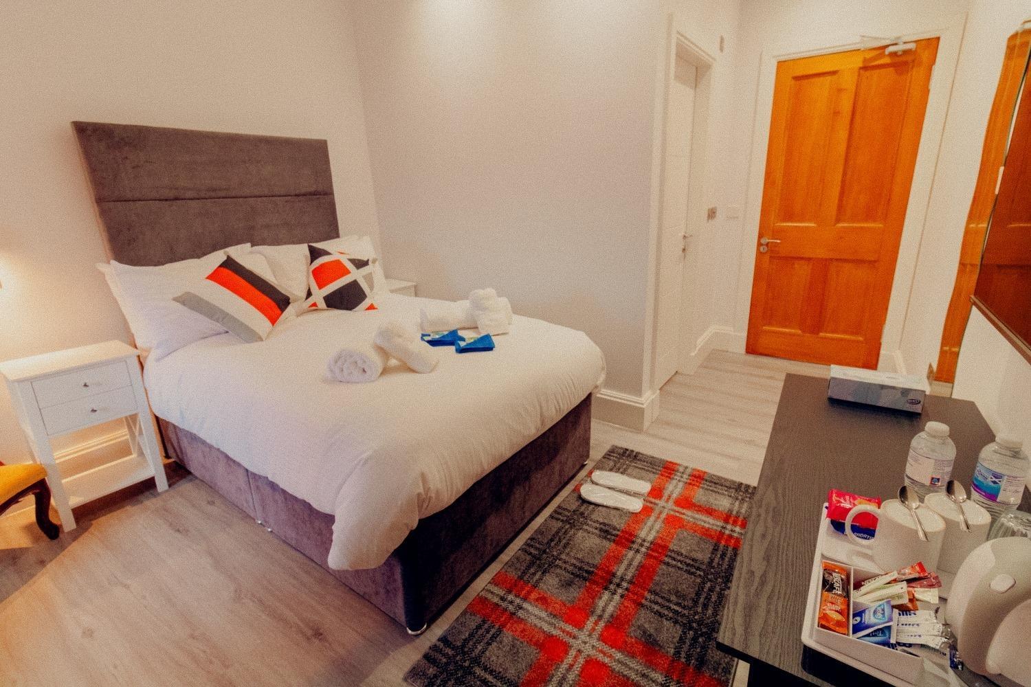 Mayfield Suites — Photos 1